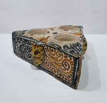 Load image into Gallery viewer, 18th.Century Spanish Talevera Pottery Lion Mask Especiero
