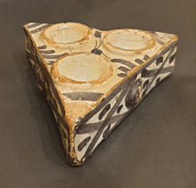 Load image into Gallery viewer, Talavera Especiero Circa.1700.
