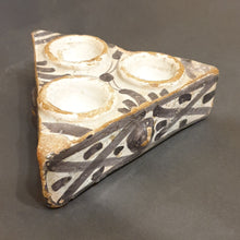 Load image into Gallery viewer, Talavera Especiero Circa.1700.

