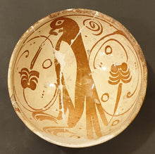 Load image into Gallery viewer, Late 15th.Century Hispano Moresque Bowl Decorated With A Falcon
